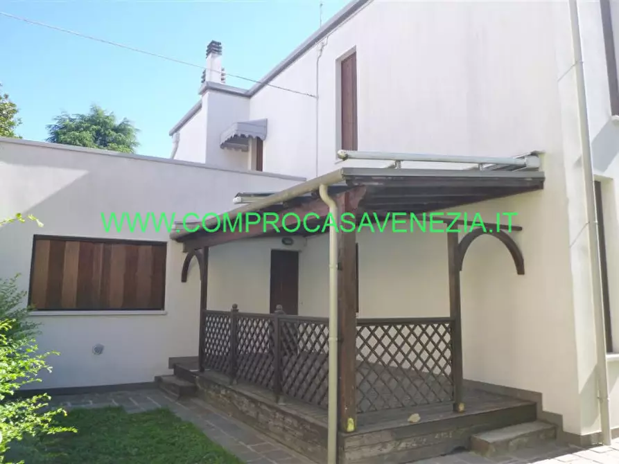 Immagine 4 di Villa in vendita  in via terraglio a Venezia