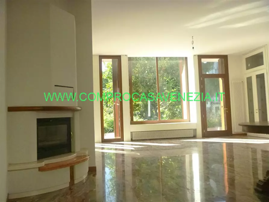 Immagine 12 di Villa in vendita  in via terraglio a Venezia