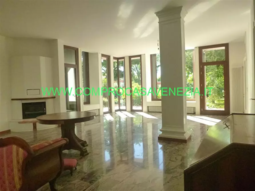 Immagine 22 di Villa in vendita  in via terraglio a Venezia