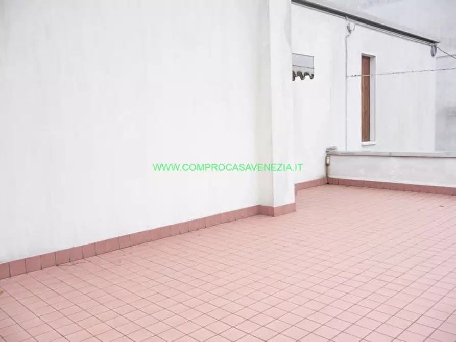 Immagine 27 di Villa in vendita  in via terraglio a Venezia