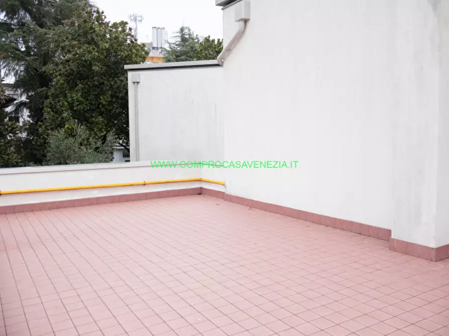 Immagine 28 di Villa in vendita  in via terraglio a Venezia