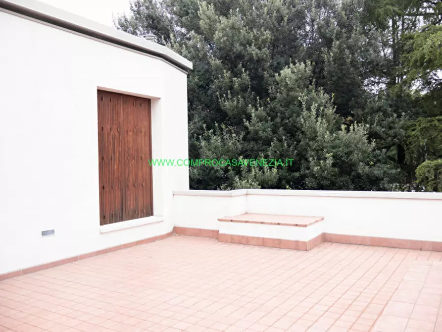 Immagine 32 di Villa in vendita  in via terraglio a Venezia
