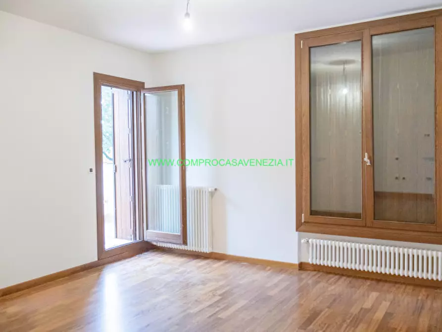Immagine 35 di Villa in vendita  in via terraglio a Venezia