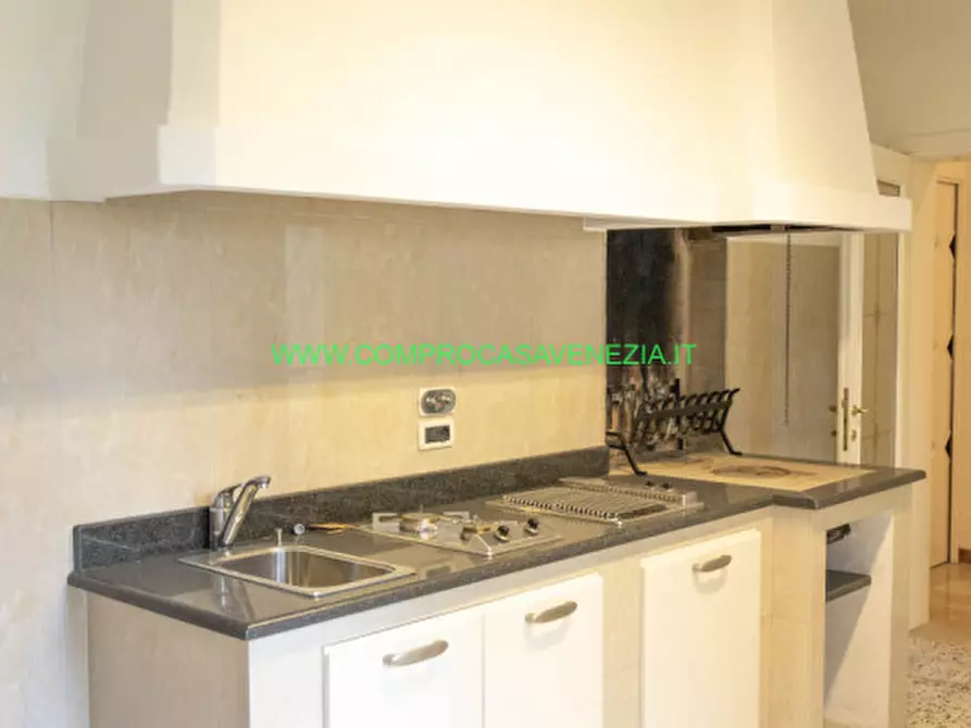 Immagine 37 di Villa in vendita  in via terraglio a Venezia