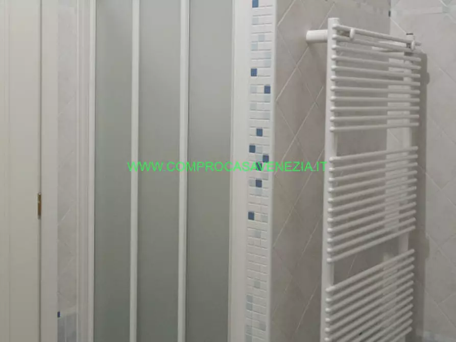 Immagine 39 di Villa in vendita  in via terraglio a Venezia