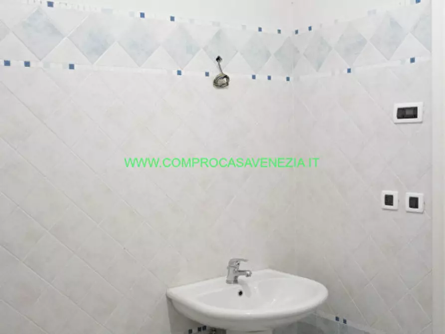 Immagine 40 di Villa in vendita  in via terraglio a Venezia