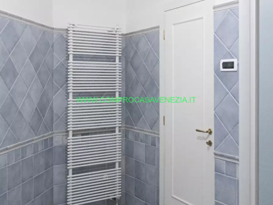 Immagine 42 di Villa in vendita  in via terraglio a Venezia