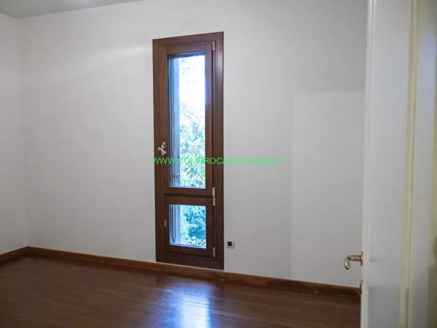 Immagine 44 di Villa in vendita  in via terraglio a Venezia