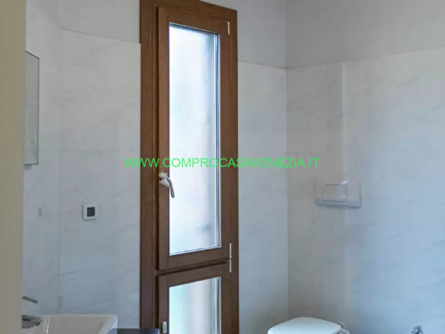 Immagine 45 di Villa in vendita  in via terraglio a Venezia