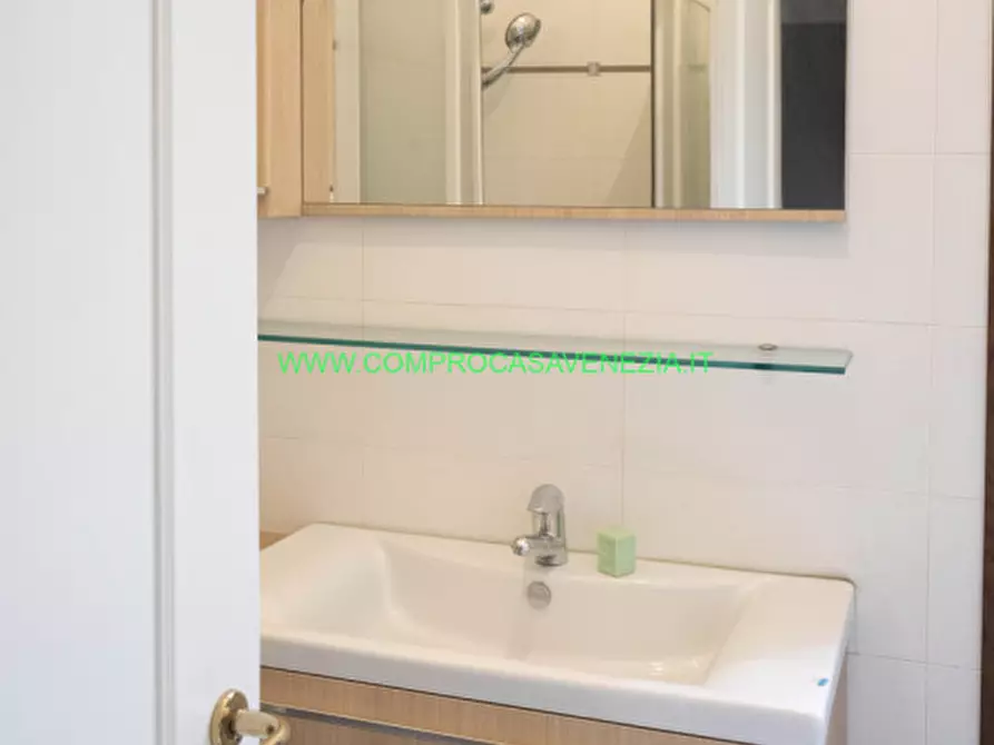 Immagine 47 di Villa in vendita  in via terraglio a Venezia