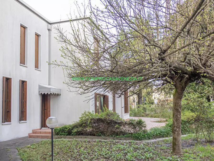 Immagine 48 di Villa in vendita  in via terraglio a Venezia