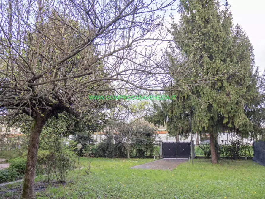 Immagine 49 di Villa in vendita  in via terraglio a Venezia