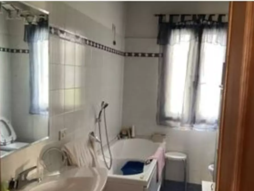 Immagine 17 di Appartamento in vendita  in VIA LARGO SPONTINI a Firenze