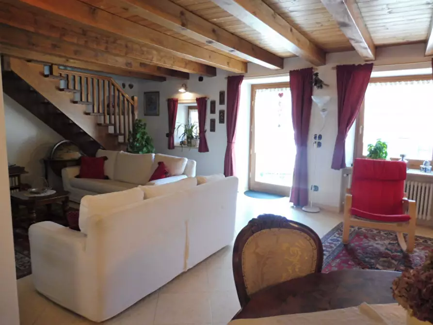 Immagine 3 di Rustico / casale in vendita  in CONTRADA GONZONI a Cerro Veronese