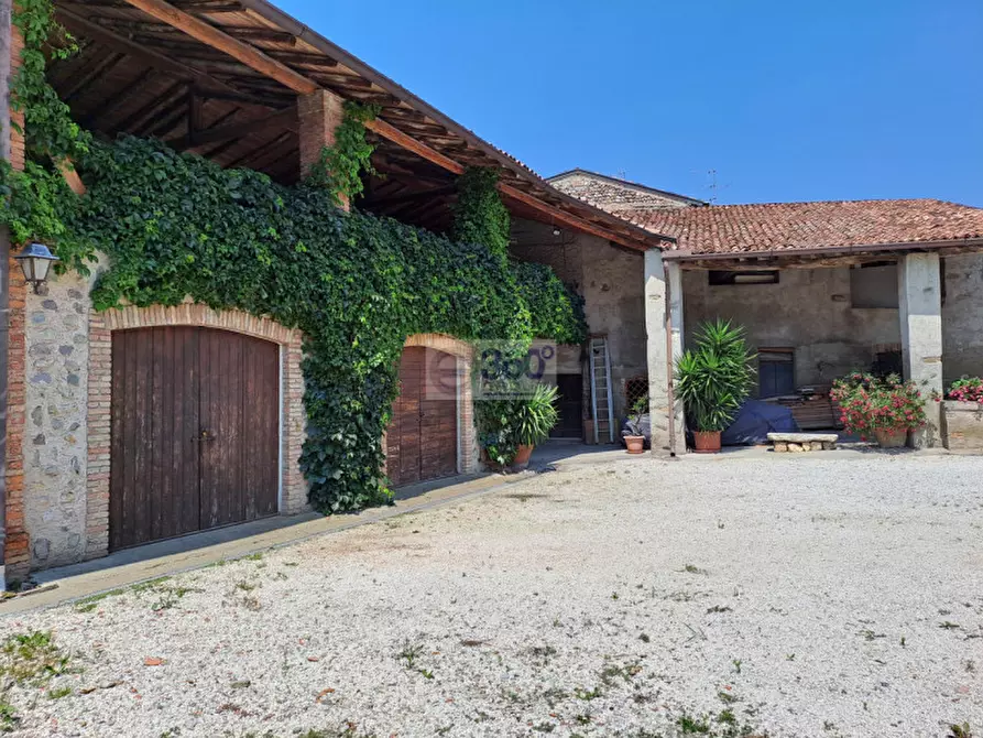 Immagine 38 di Rustico / casale in vendita  in Via Giuseppe Galliano a Passirano