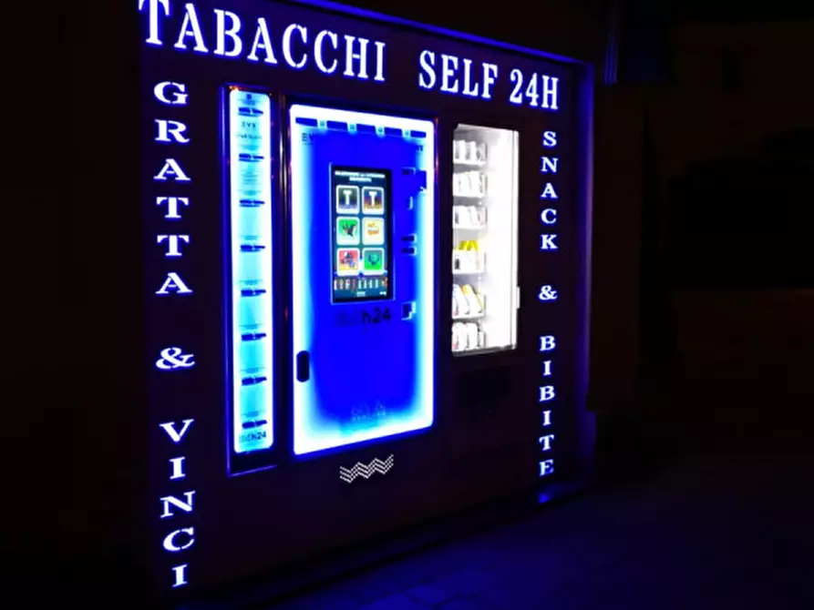 Immagine 2 di Attività commerciale in vendita  in centro a San Giovanni Valdarno