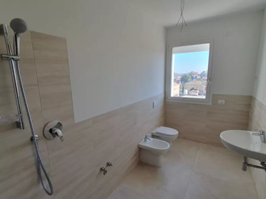 Immagine 14 di Appartamento in vendita  in VIA ROMA a Mirandola