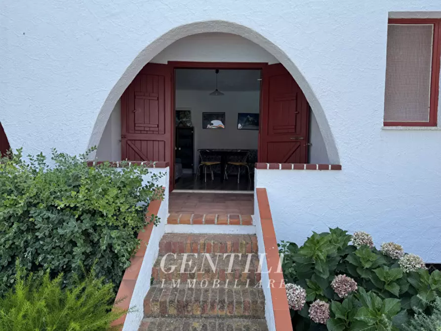 Immagine 17 di Appartamento in vendita  in Via Cala Bitta a Arzachena