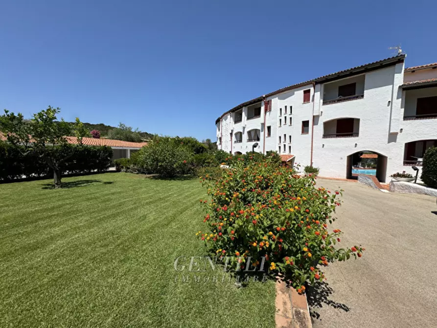 Immagine 19 di Appartamento in vendita  in Via Cala Bitta a Arzachena