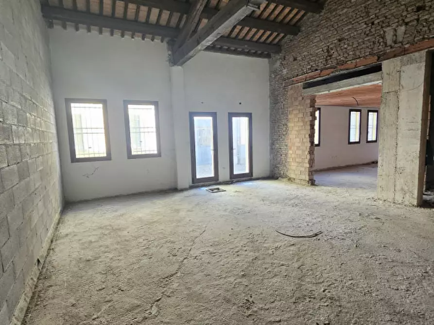 Immagine 13 di Negozio in affitto  in via ponte molino a Padova