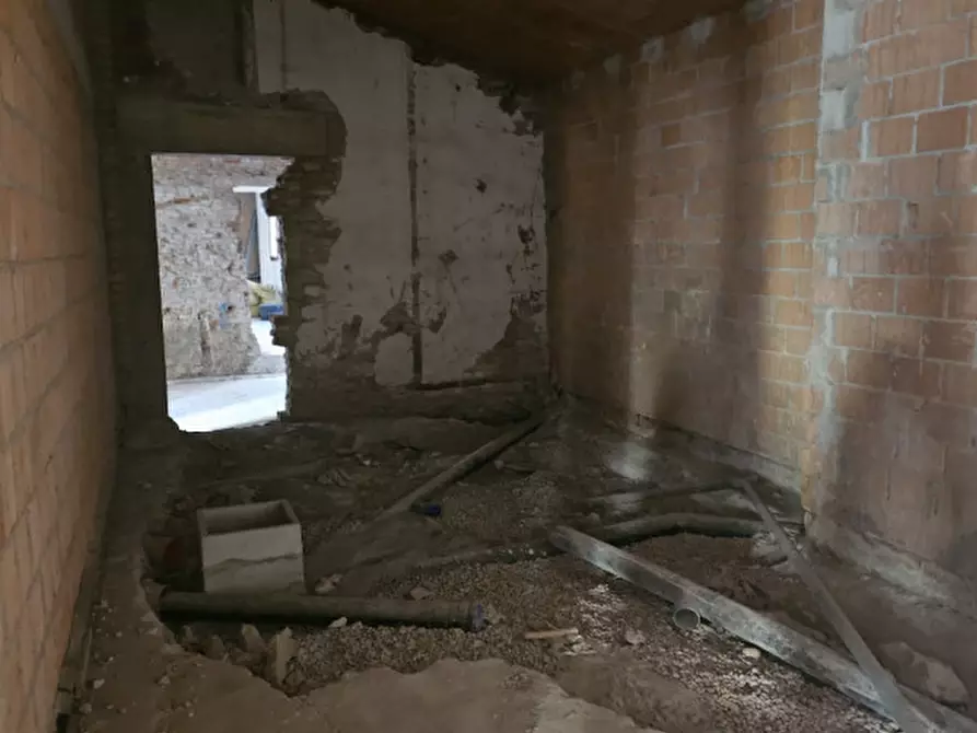 Immagine 16 di Negozio in affitto  in via ponte molino a Padova