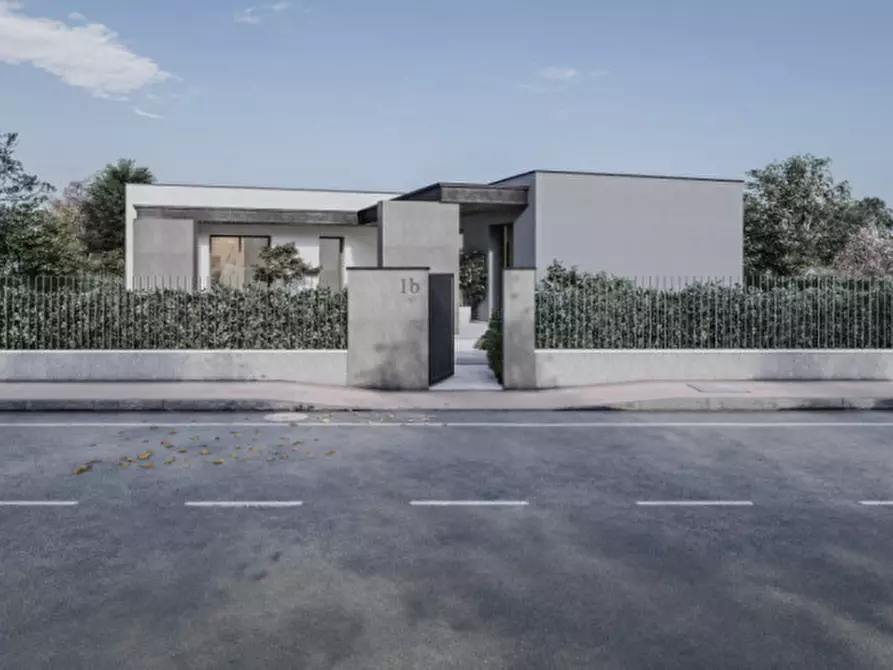 Immagine 10 di Villa in vendita  a Desenzano Del Garda