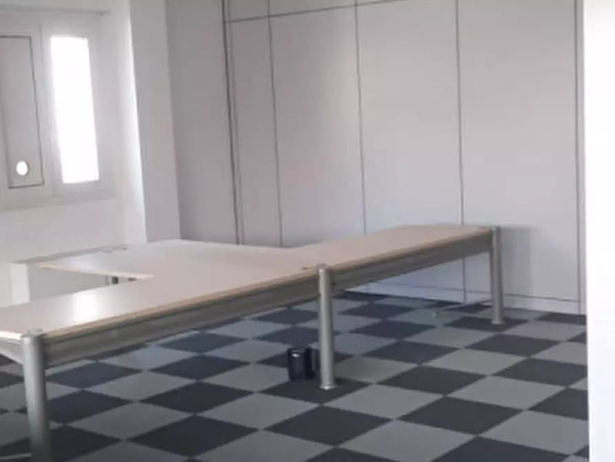 Immagine 11 di Ufficio in vendita  a Vedelago