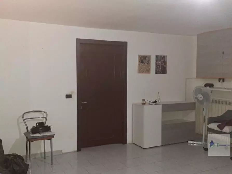 Immagine 26 di Villa in vendita  in via marche a Castano Primo