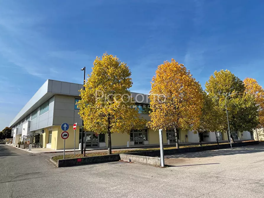 Immagine 4 di Attività commerciale in vendita  in via Castellana a Asolo