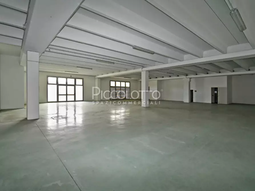 Immagine 9 di Attività commerciale in vendita  in via Castellana a Asolo