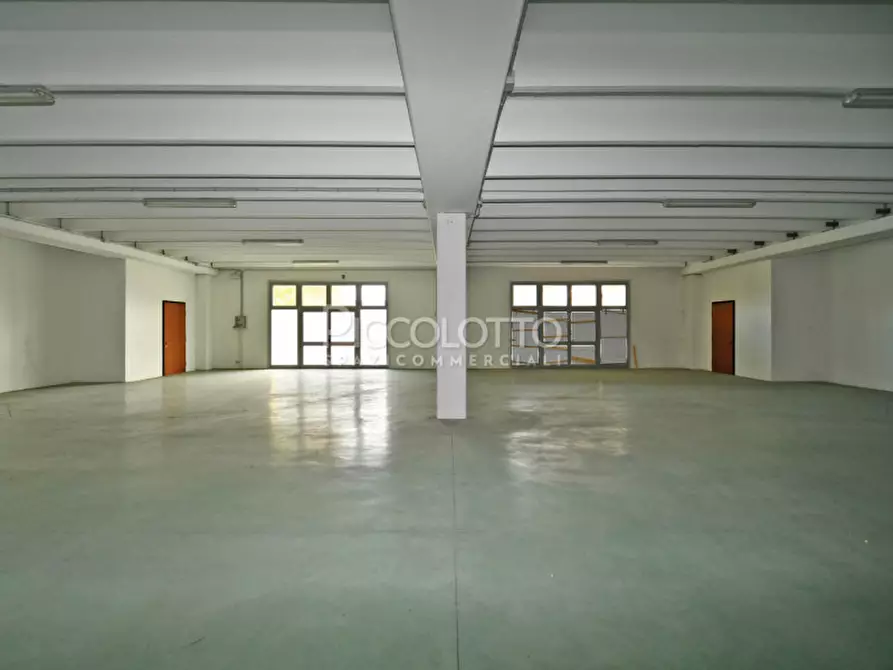 Immagine 10 di Attività commerciale in vendita  in via Castellana a Asolo