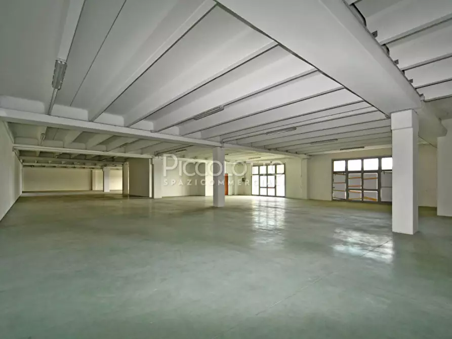 Immagine 11 di Attività commerciale in vendita  in via Castellana a Asolo