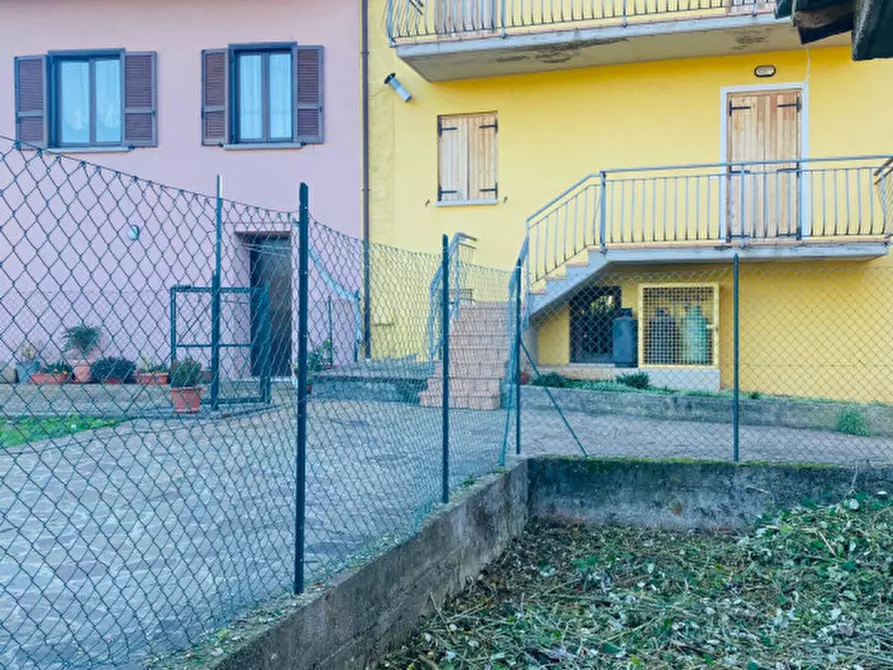 Immagine 1 di Rustico / casale in vendita  in Via Giuseppe Garibaldi a Serle