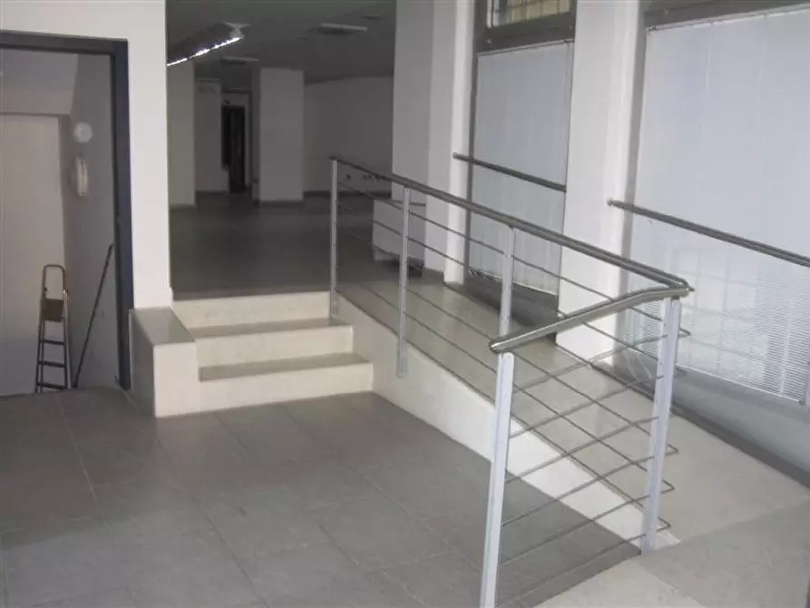 Immagine 6 di Negozio in vendita  in Viale Roma a Vicenza