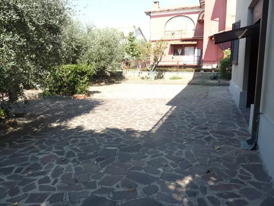 Immagine 23 di Casa indipendente in vendita  in Via Roma a Castiglione Del Lago