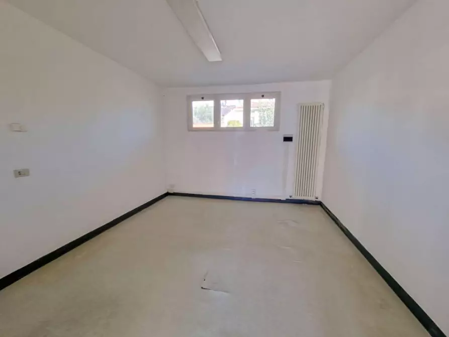 Immagine 4 di Negozio in vendita  in via Roma Mercatale a Sassocorvaro Auditore