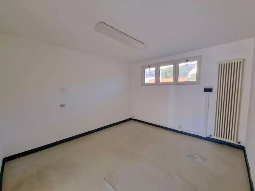 Immagine 5 di Negozio in vendita  in via Roma Mercatale a Sassocorvaro Auditore