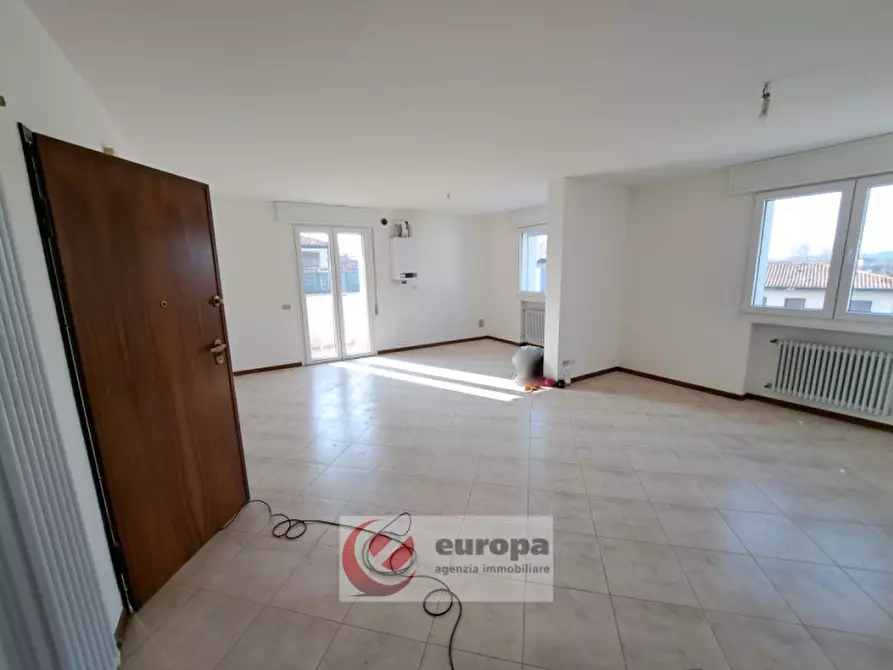 Immagine 1 di Appartamento in vendita  in VIA CRICOLI a Vicenza