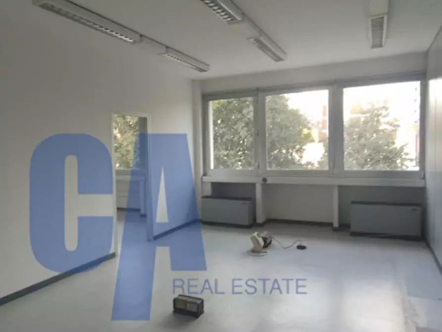 Immagine 13 di Ufficio in affitto  in VIA TONALE a Milano