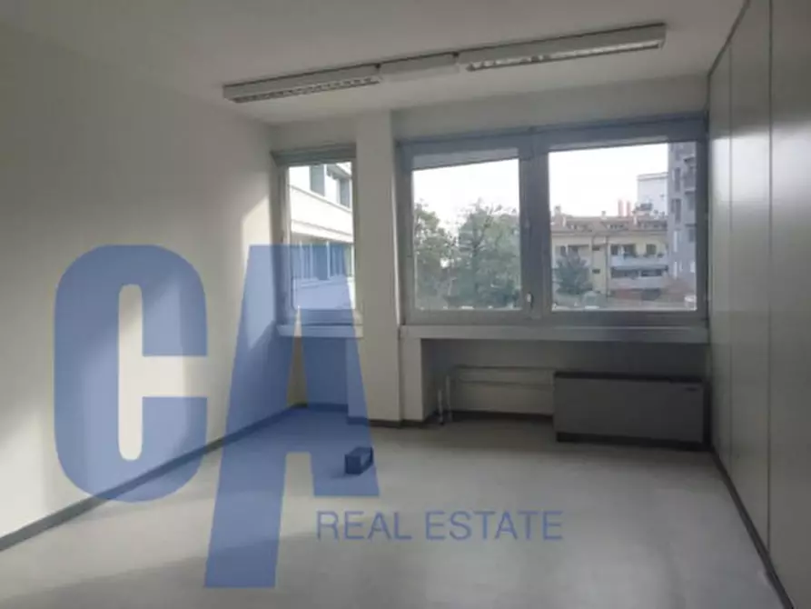 Immagine 18 di Ufficio in affitto  in VIA TONALE a Milano