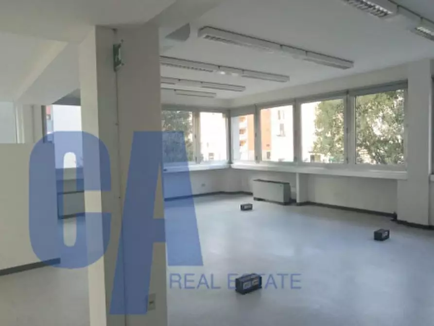 Immagine 23 di Ufficio in affitto  in VIA TONALE a Milano