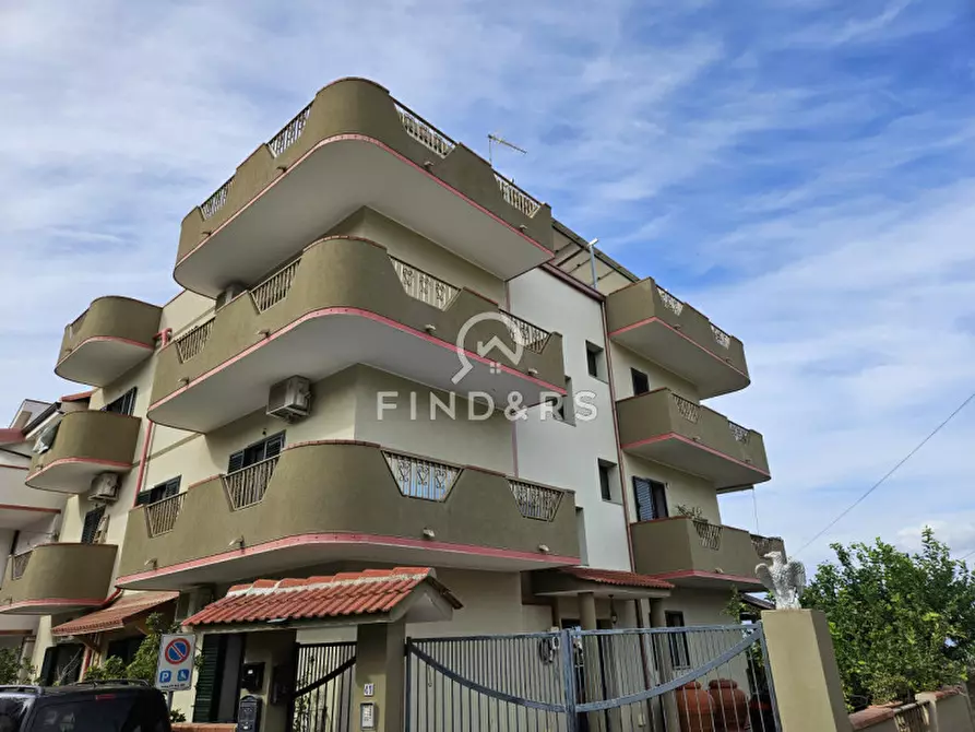 Immagine 1 di Appartamento in vendita  in via quattronari a Reggio Di Calabria