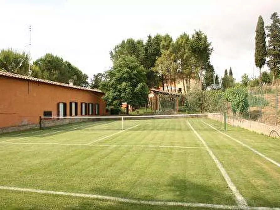 Immagine 8 di Agriturismo in vendita  a Foiano Della Chiana