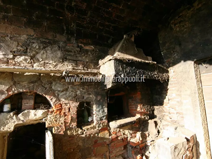 Immagine 16 di Rustico / casale in vendita  a Lucignano