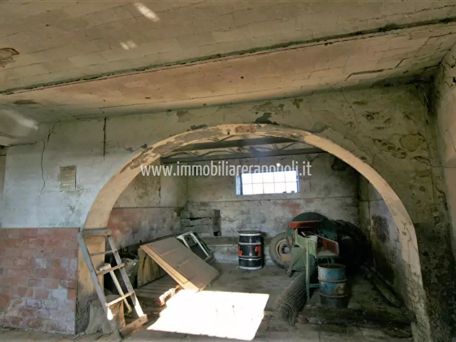 Immagine 26 di Rustico / casale in vendita  a Lucignano