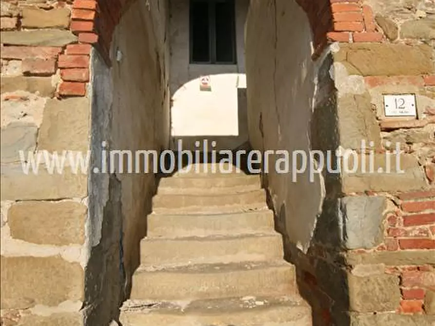 Immagine 28 di Rustico / casale in vendita  a Lucignano