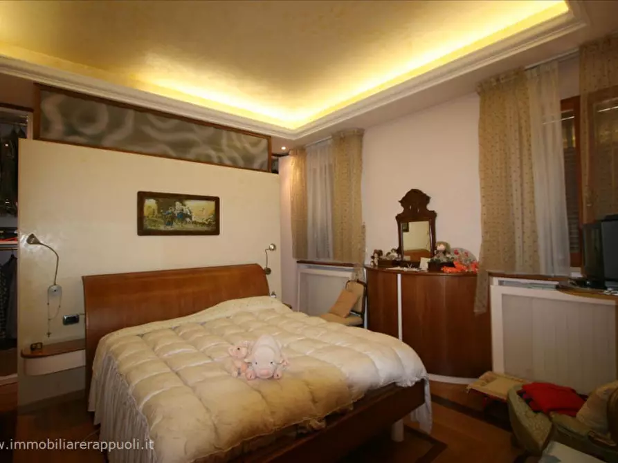 Immagine 12 di Casa indipendente in vendita  a Sinalunga