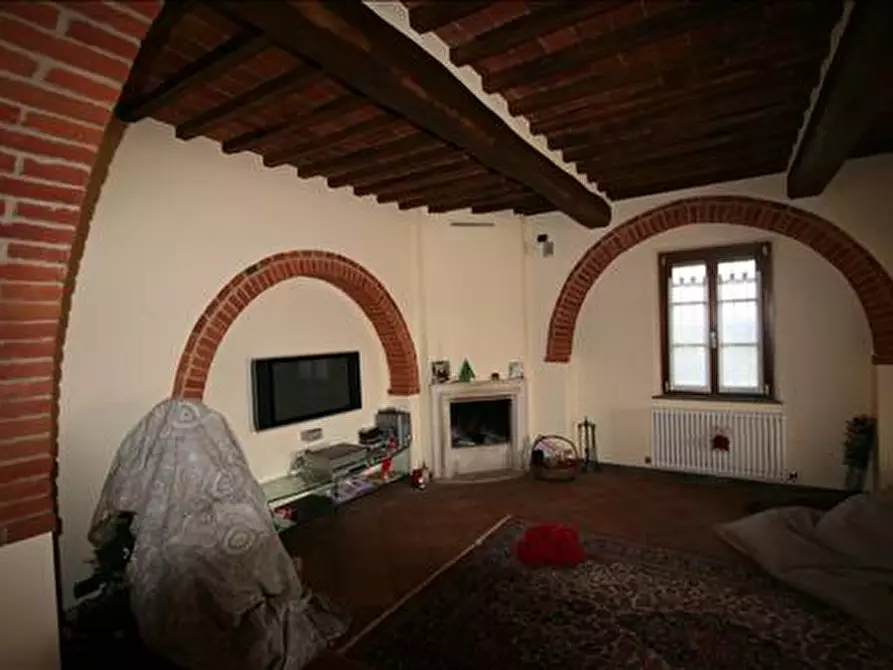 Immagine 7 di Rustico / casale in vendita  a Lucignano