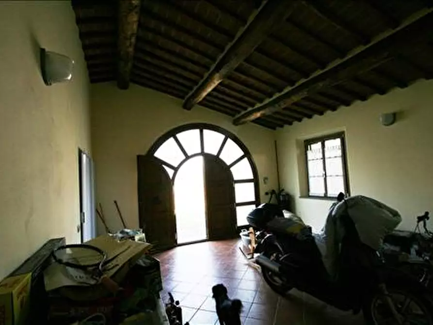 Immagine 8 di Rustico / casale in vendita  a Lucignano