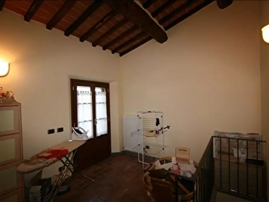 Immagine 9 di Rustico / casale in vendita  a Lucignano